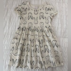 Short sleeve knit dress with bunny pattern